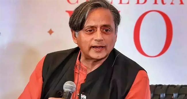 വി​ദേ​ശ​ത്ത് രാ​ഷ്ട്രീ​യം ക​ളി​ക്കാ​നി​ല്ല: ശ​ശി ത​രൂ​ർ